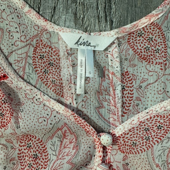 KIRRA Sheer V-Neck Flowy and Lightweight Top - S - Picture 5 of 6